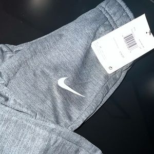 ‼️NWT Nike boys 2T black heather joggers ‼️